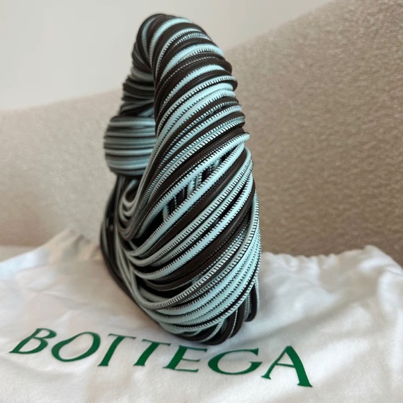 Authentic Bottega Veneta Mini Jodie Bag - Picture 3 of 8